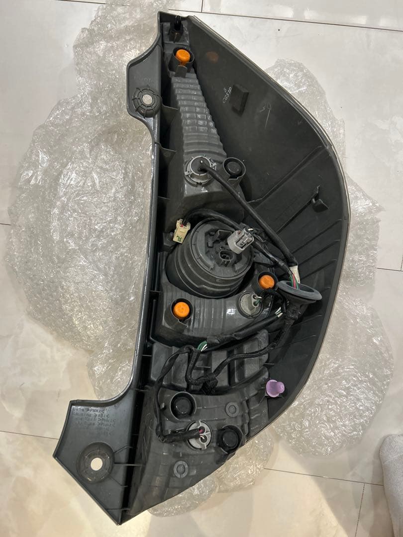 美品❗️NHP10 アクア　テールランプ　左側