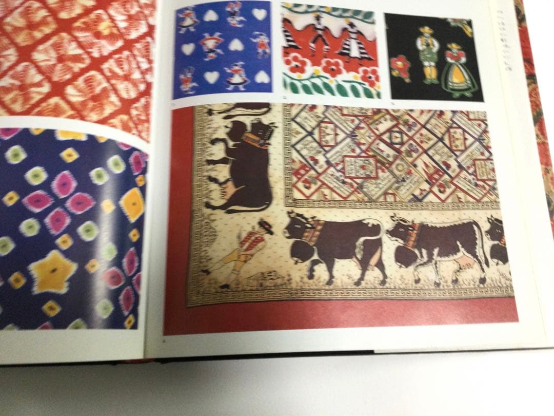 TEXTILE DESIGNS　 ヨーロッパとアメリカのパターン200年