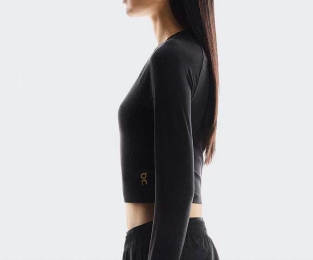 【セール・新品】オン ON Studio Long-T Crop ブラック M