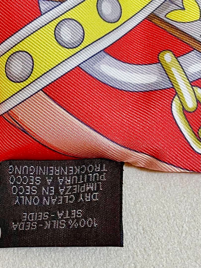 エルメス　ツイリー アルネドゥクール 未使用　スカーフ　シルク