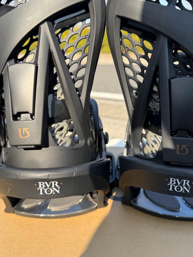 BURTON ESCAPADE EST M バートン エスカペード 半日のみ使用