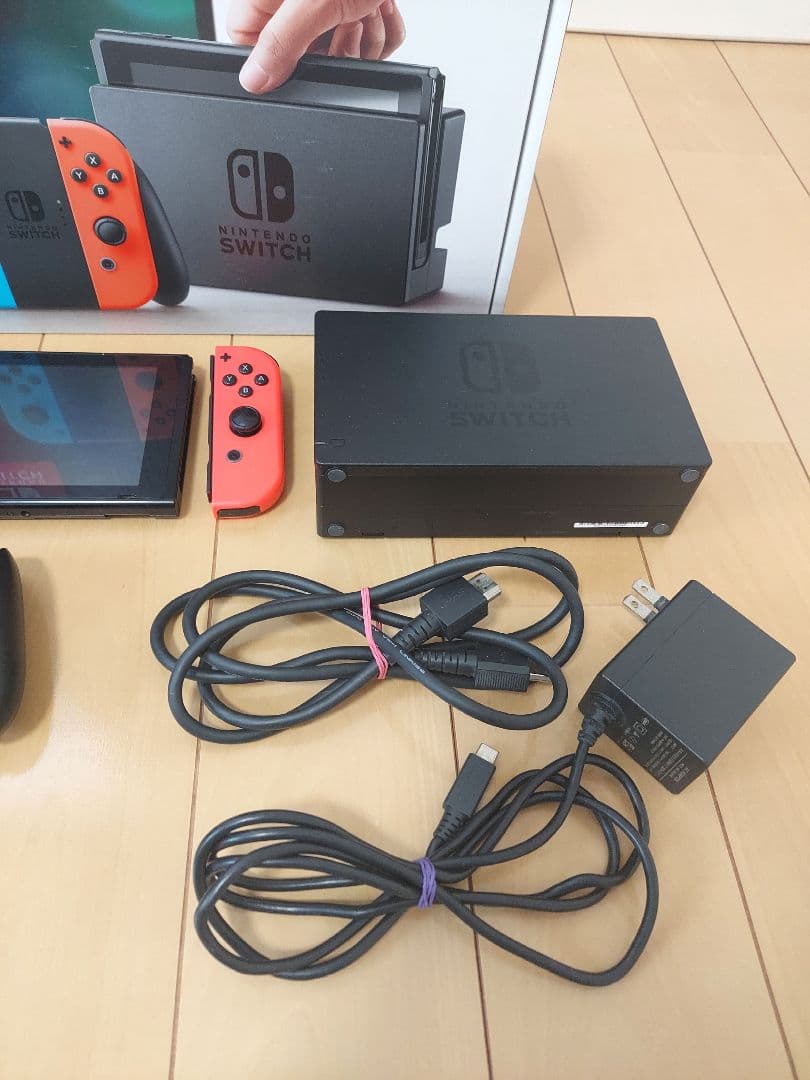 じ*き様 【限定セール価格】Nintendo Switch 本体　ジョイコン 青