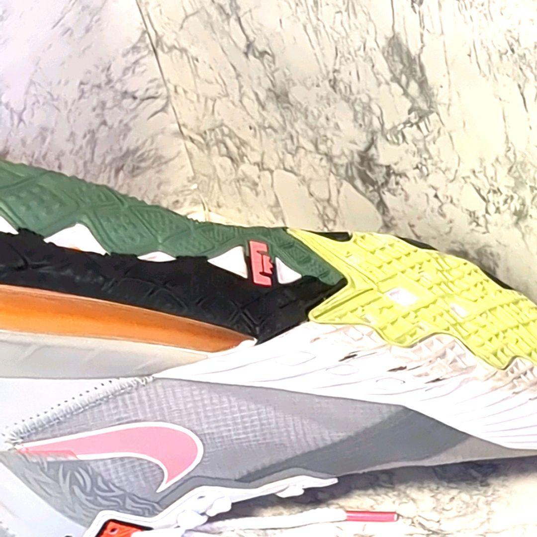 限定 Nike LeBron 18 Low Bugs vs Marvin 27