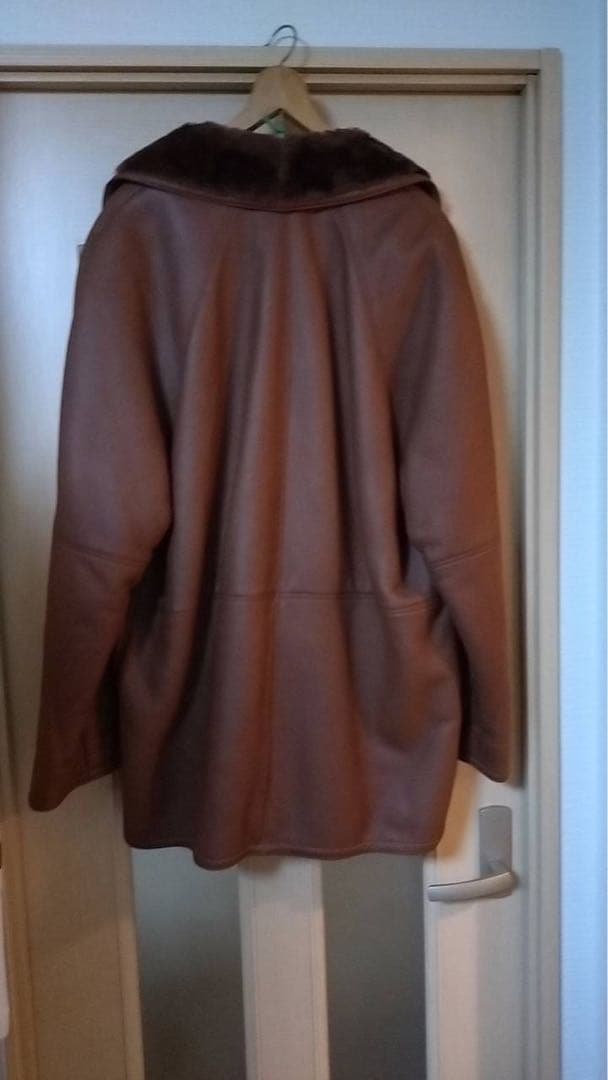 Shearling ファー付きブラウンレザーコート