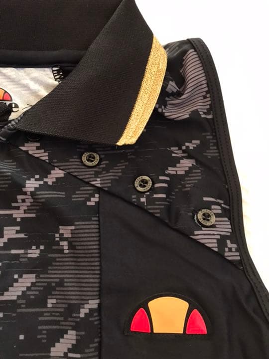 エレッセ  テニスウェア　黒柄タンクトップ　US-Sサイズ　新品