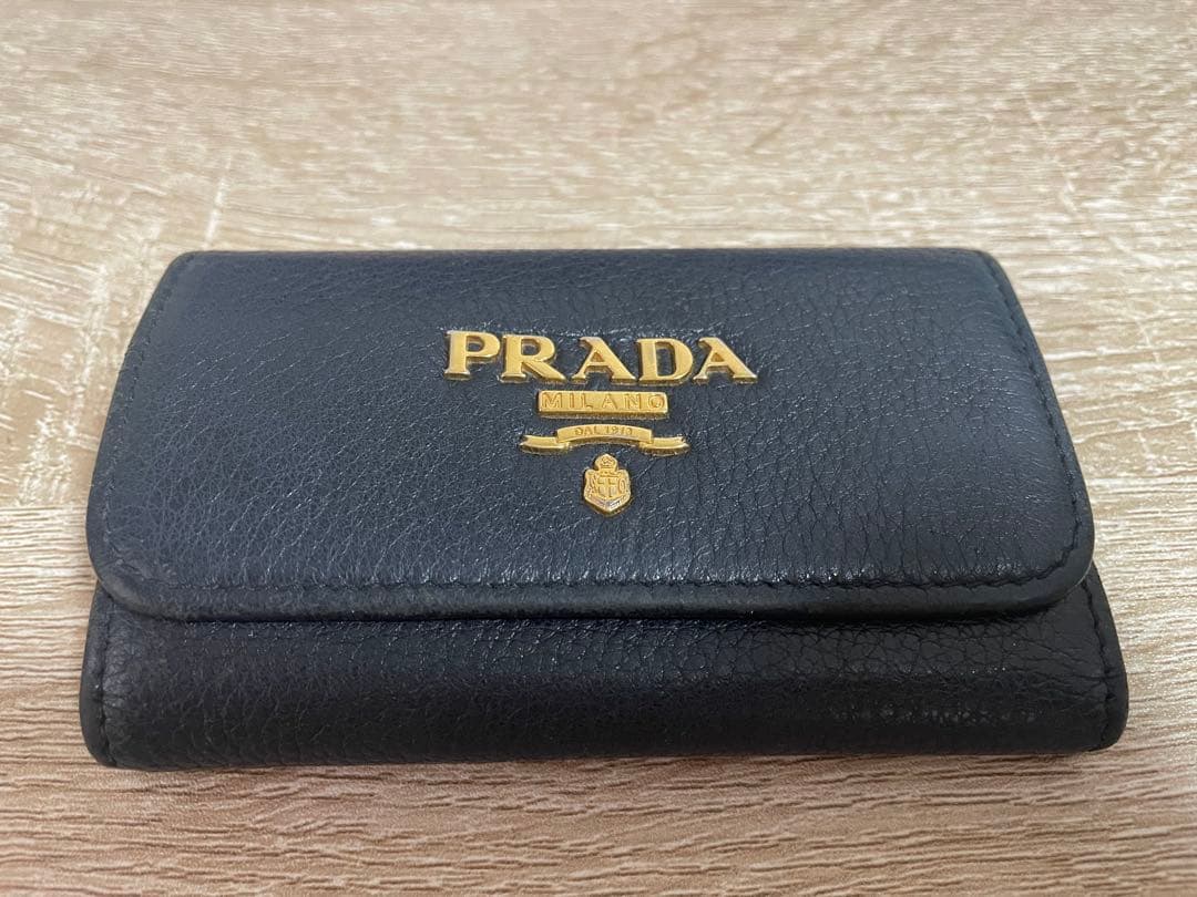 最終お値下げ！美品★★PRADAブラック 6連キーケース