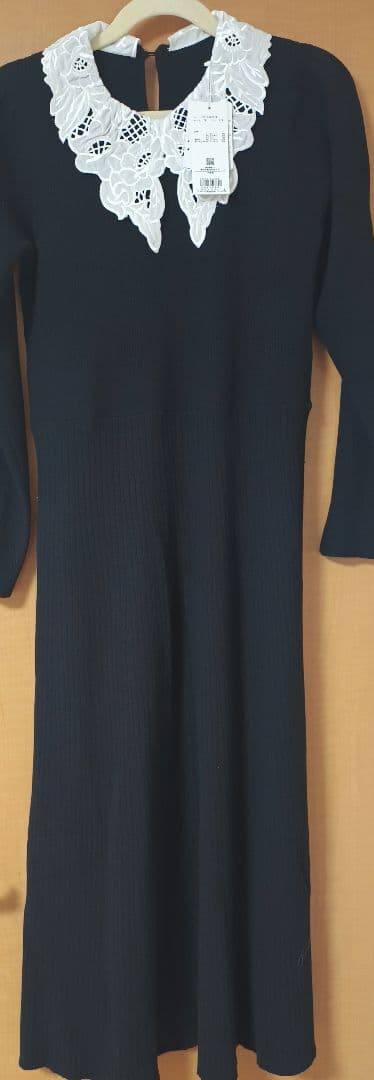 【新品】プロポーションボディドレッシング　レース襟付きニットワンピース