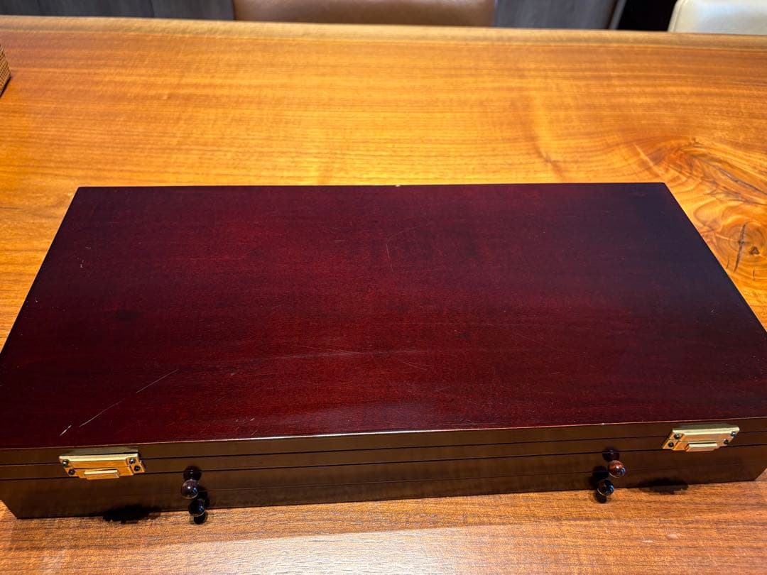 ホルベインアーチスト150色木箱