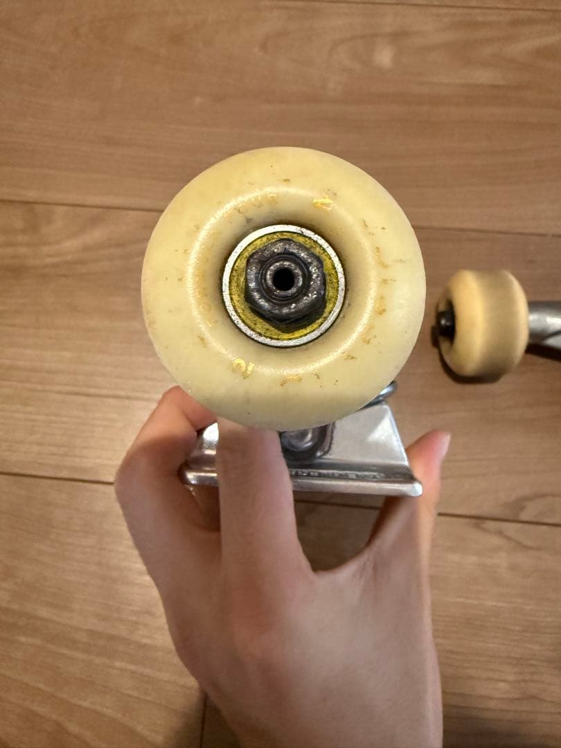 INDEPENDENTトラック（Spitfire+Katsuyaベアリング）