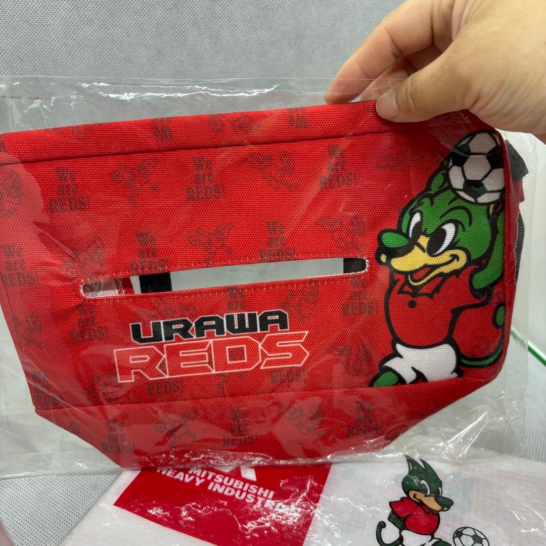 浦和レッズ 応援グッズ ストラップ パスポートケース テッシュケース　貯金箱等