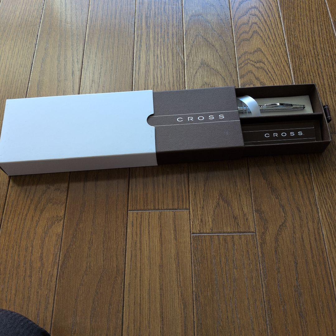 CROSS シルバーボールペン テクスチャー仕上げ