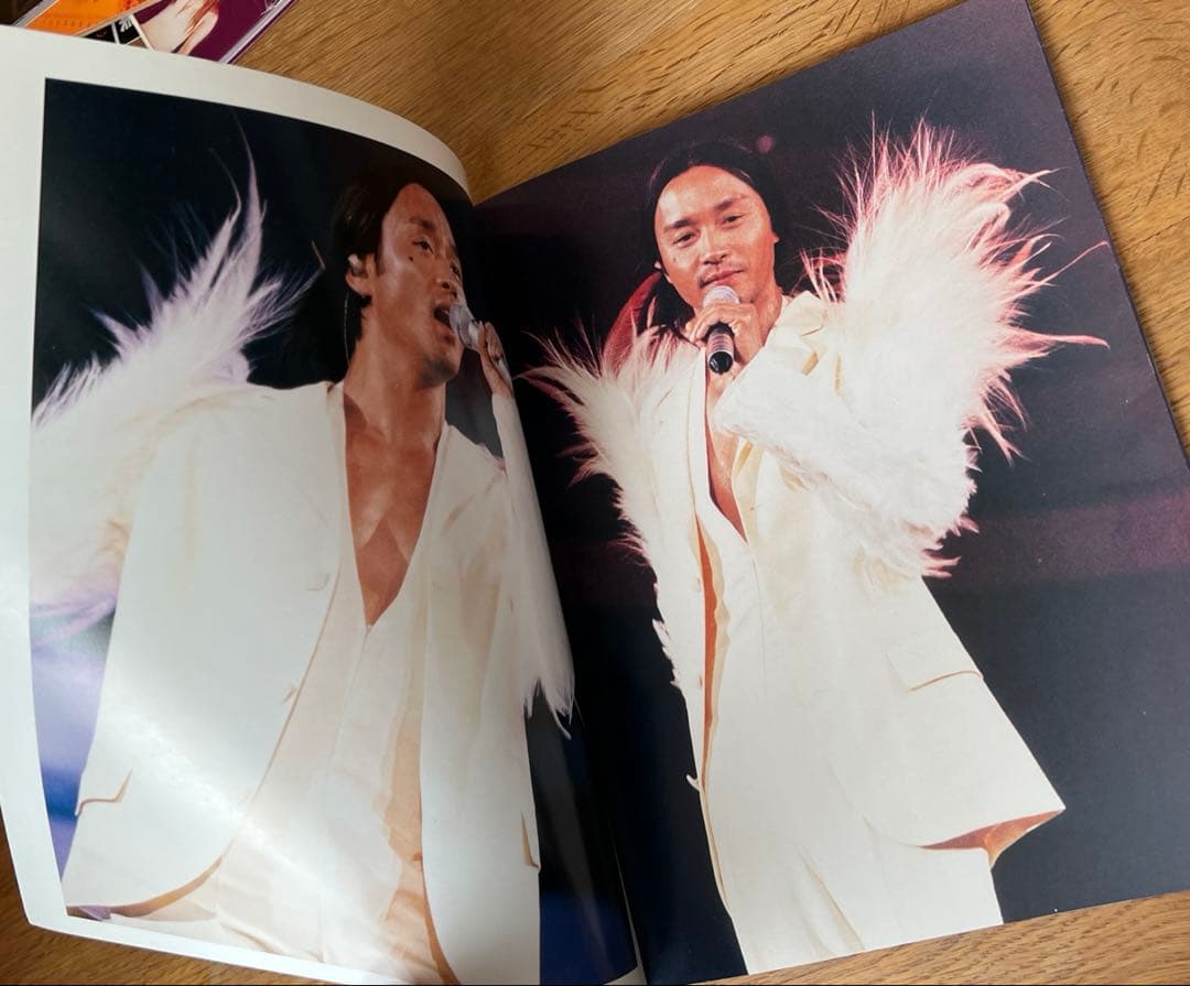 レスリーチャン　写真集　熱情演唱会　50ページ