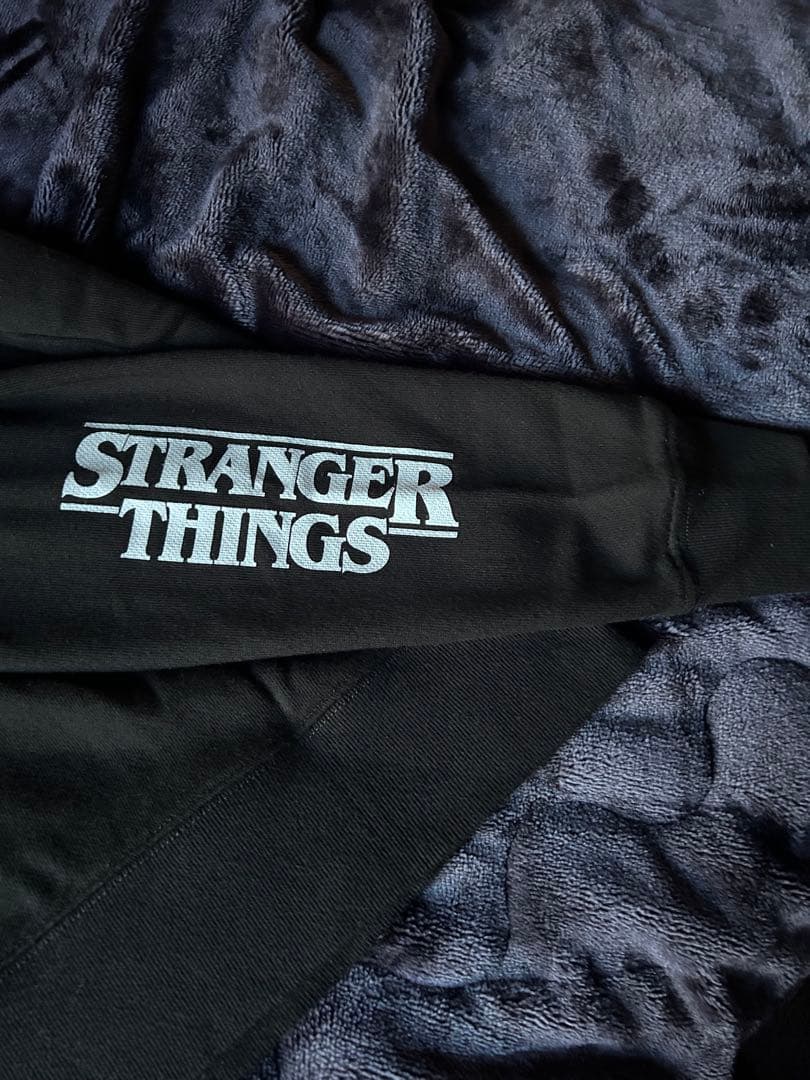 STRANGER THINGS ストレンジャーシングス パーカー L
