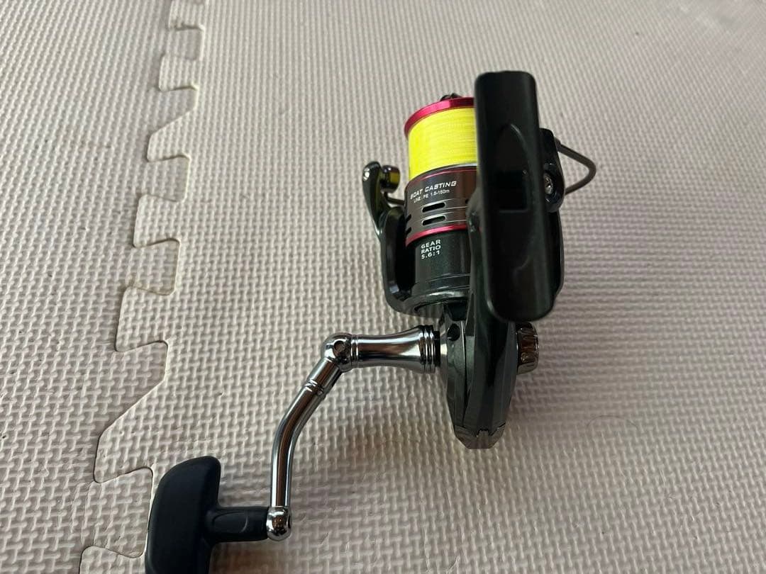スピニングリール 4000番 程度 未使用 PEライン 1.5号 付き