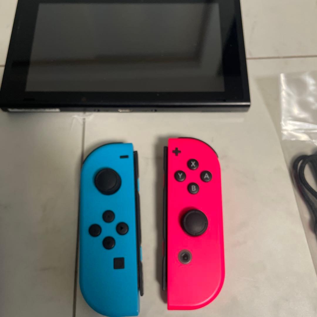 Nintendo Switch 本体 青とピンクのJoy-Con