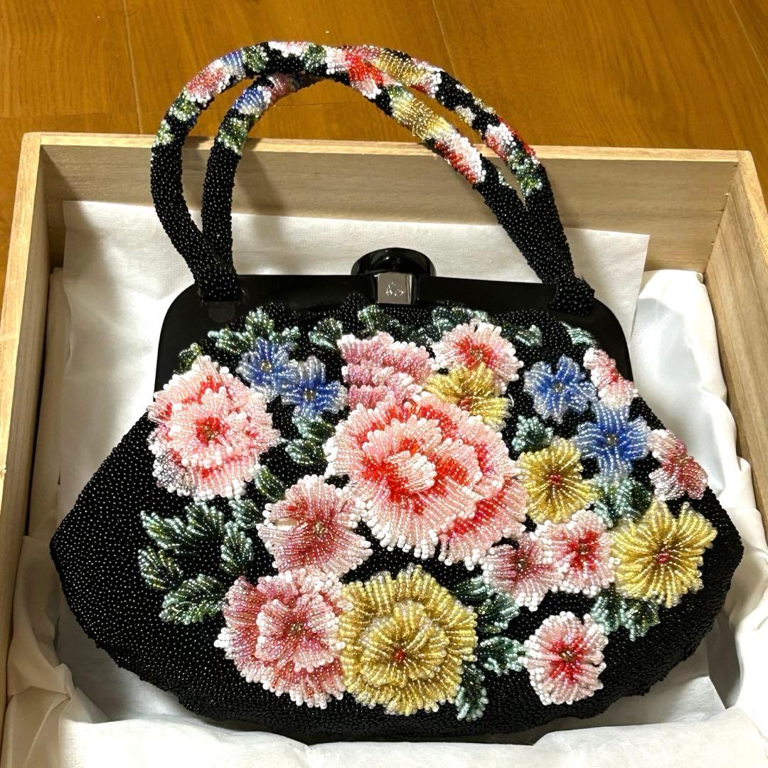 【希少】総ビーズがま口バッグ　和装ビーズバッグ　両表面　花柄刺繍　レトロ