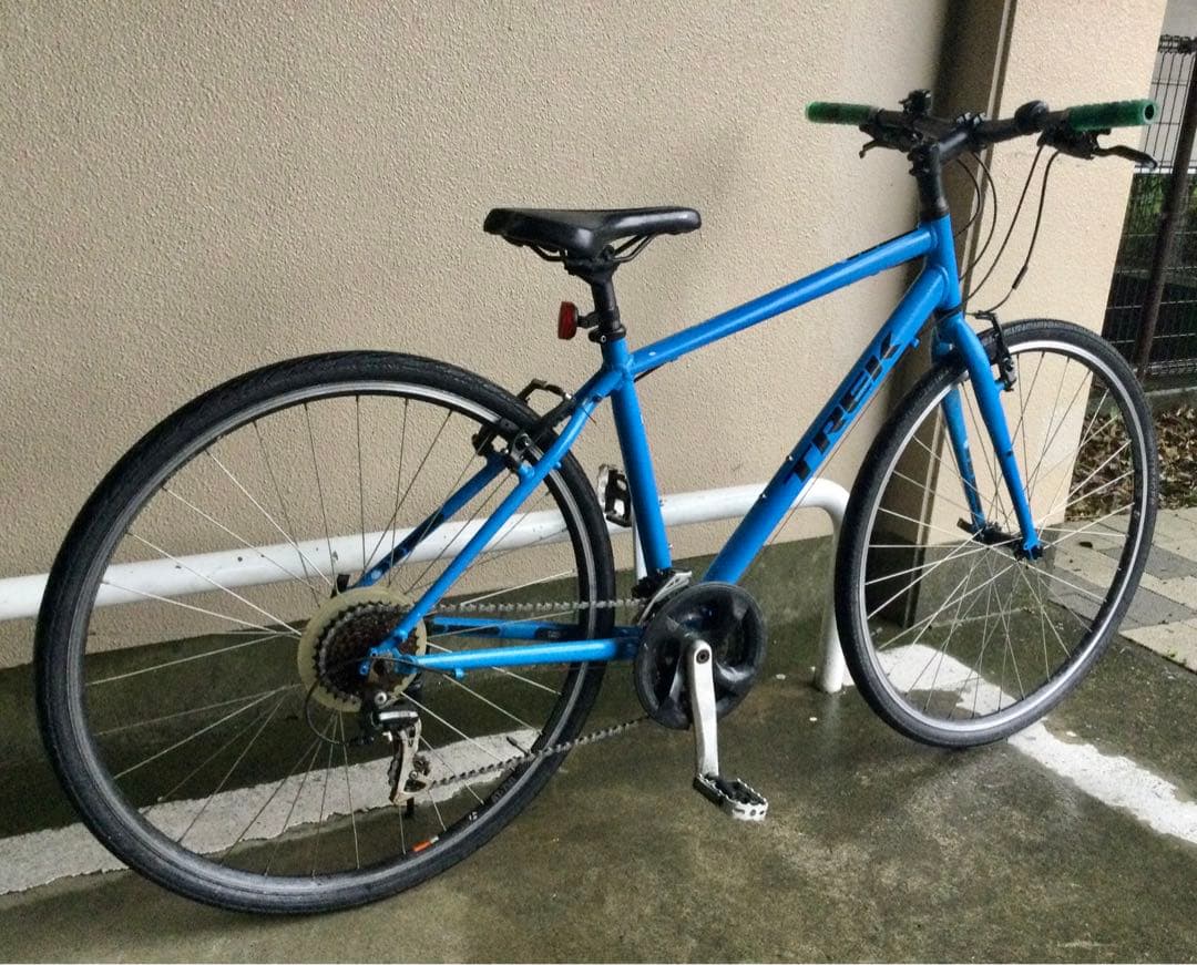 TREK FX2 クロスバイク 24段　17.5 東京