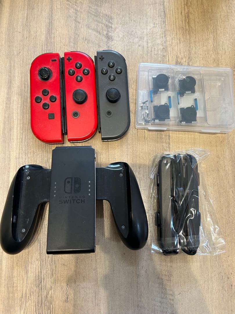 Nintendo Switch 本体 / Joy-Con5個etc...付き