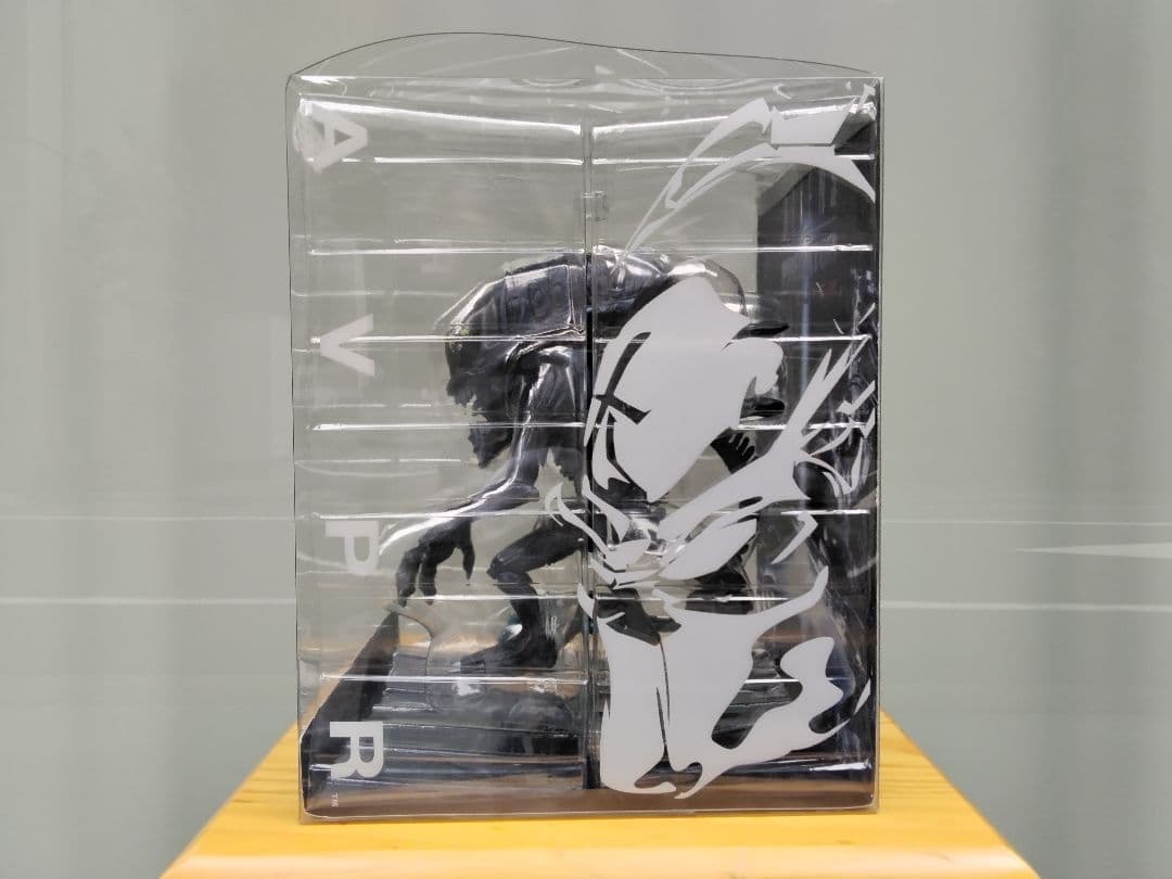 Three-B　エイリアン フィギュア 　AVP R