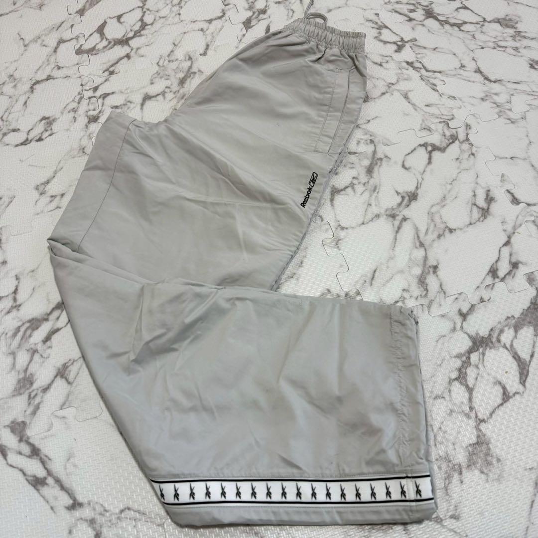 美品 Reebok セットアップ XL 銀 ジャージ　大きいサイズ　リーボック