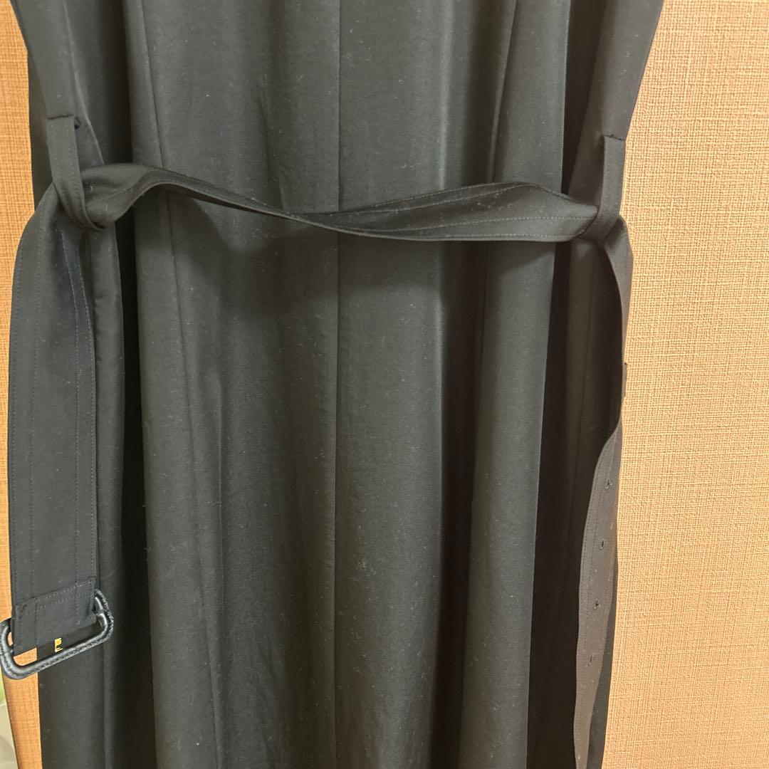カットアウトトレンチノースリーブワンピース 36 2023AW