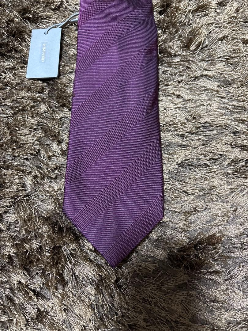 トムフォード（TOM FORD）パープル ネクタイ　【一回着用のみ】