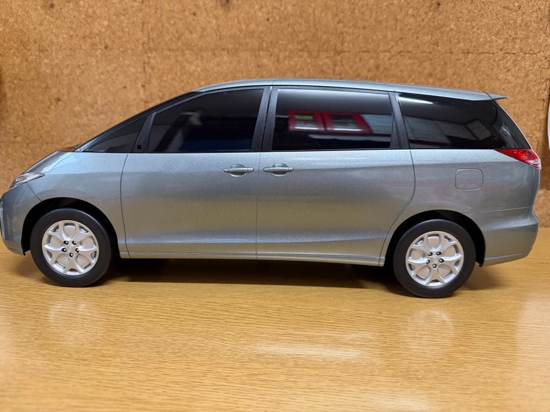【非売品】超巨大　トヨタ エスティマ 2006 カラーサンプル 全長約48cm