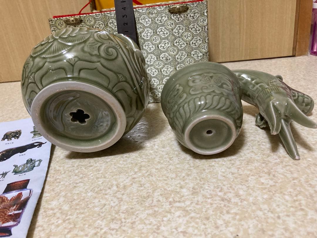 中国宋代耀州窯 倒流壶￼ 陽刻花紋 古美術品