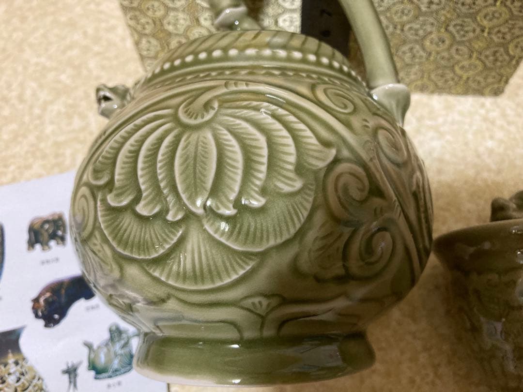 中国宋代耀州窯 倒流壶￼ 陽刻花紋 古美術品