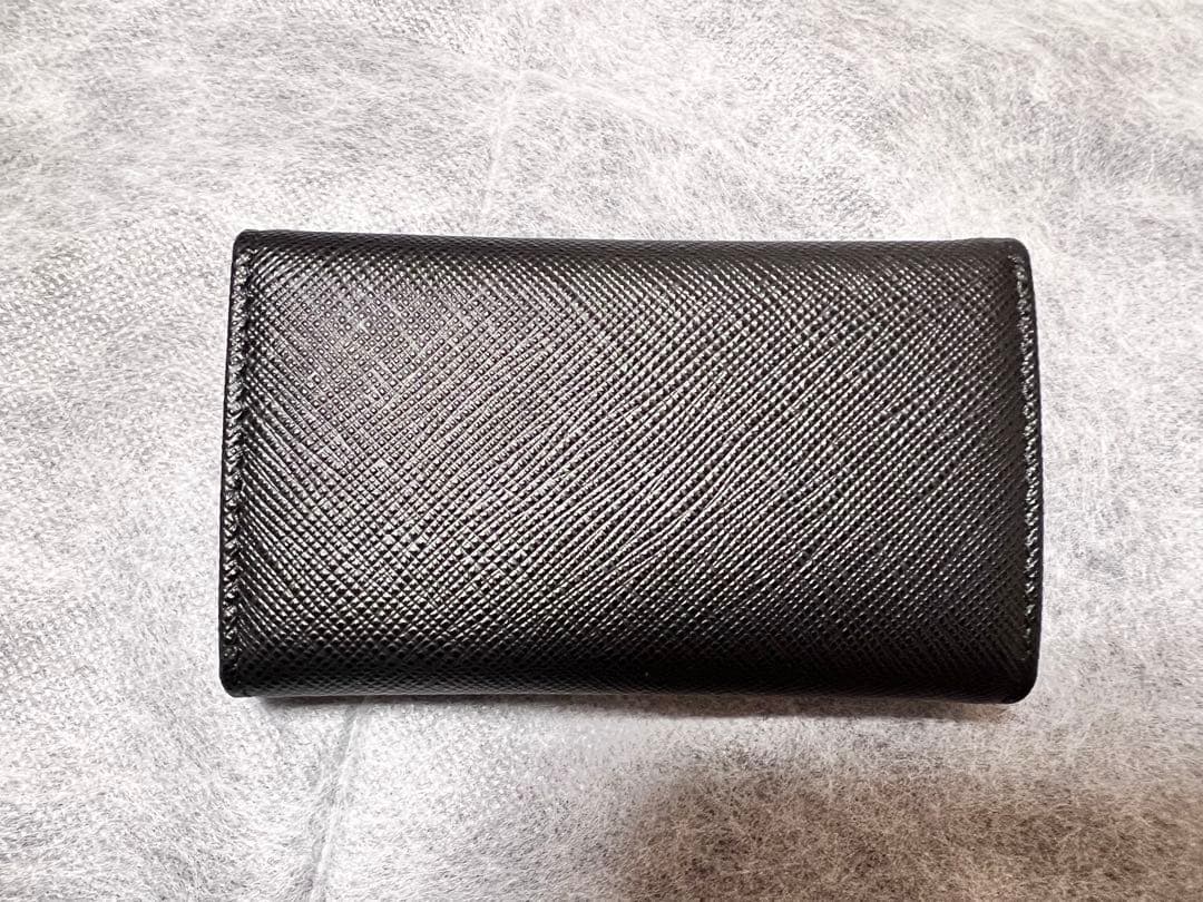 【新品未使用】PRADA サフィアーノトライアングル キーケース　プラダ