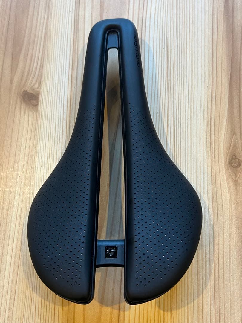 Bontrager Aeolus Pro サドル 25 0mm x 145