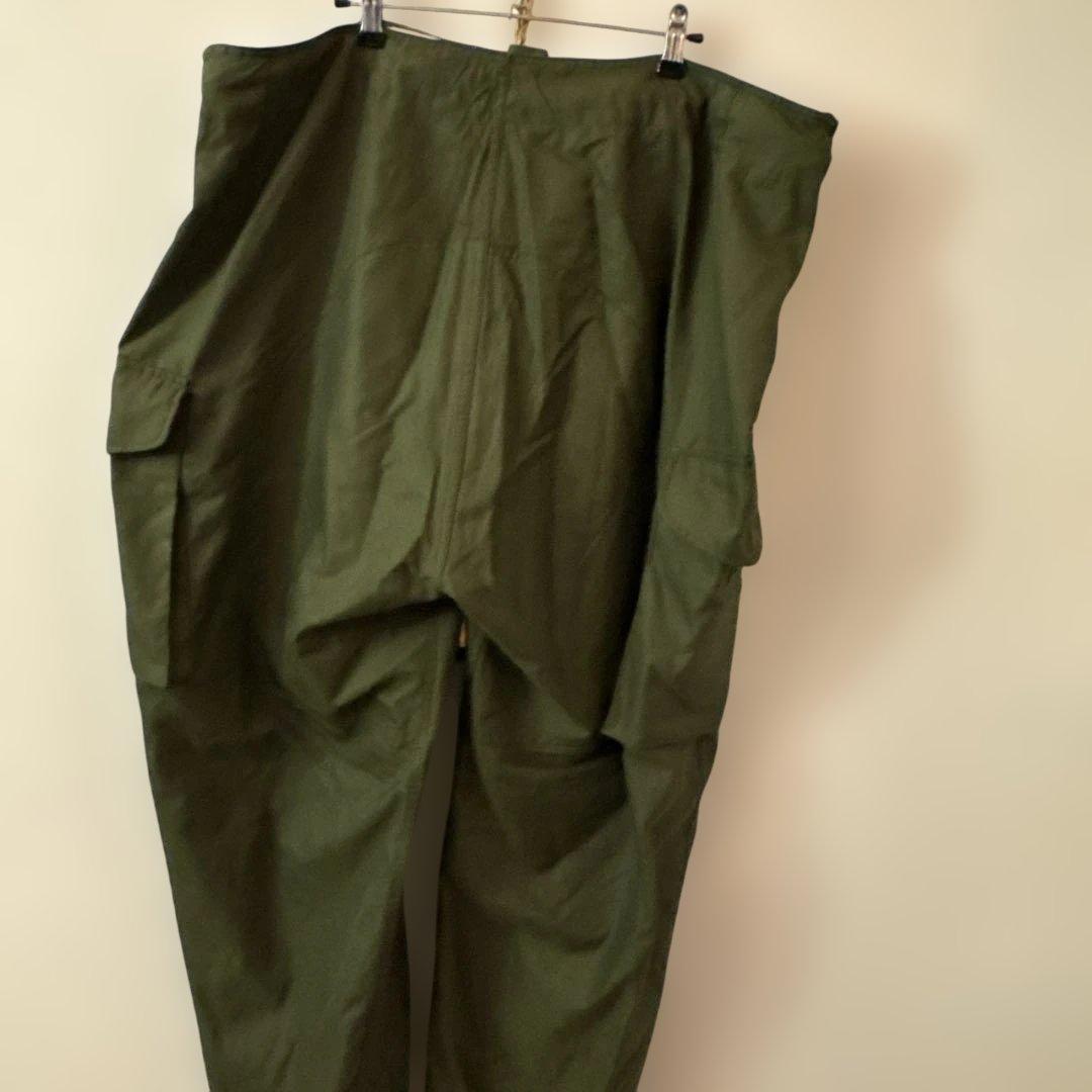 カナダ軍 ECW WINDPROOF オーバーパンツ