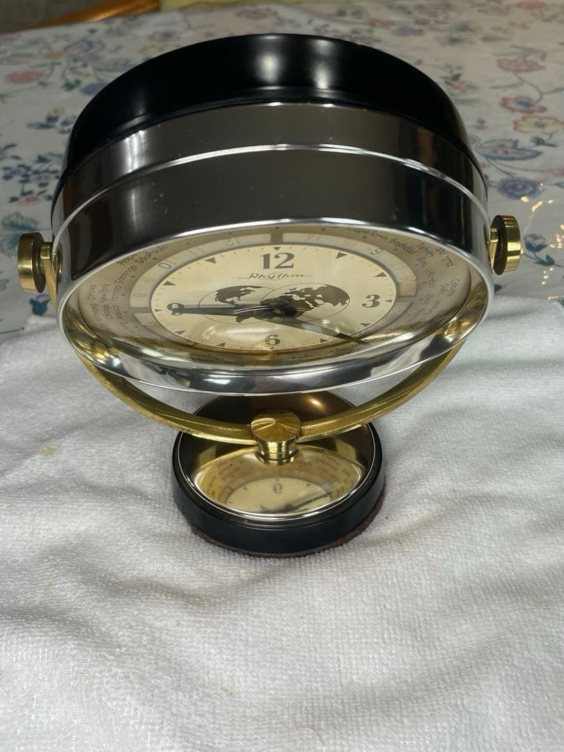 Rhythm WorldTimer 真鍮ガラス時計在庫稼働品　\"パリは今何時？\"