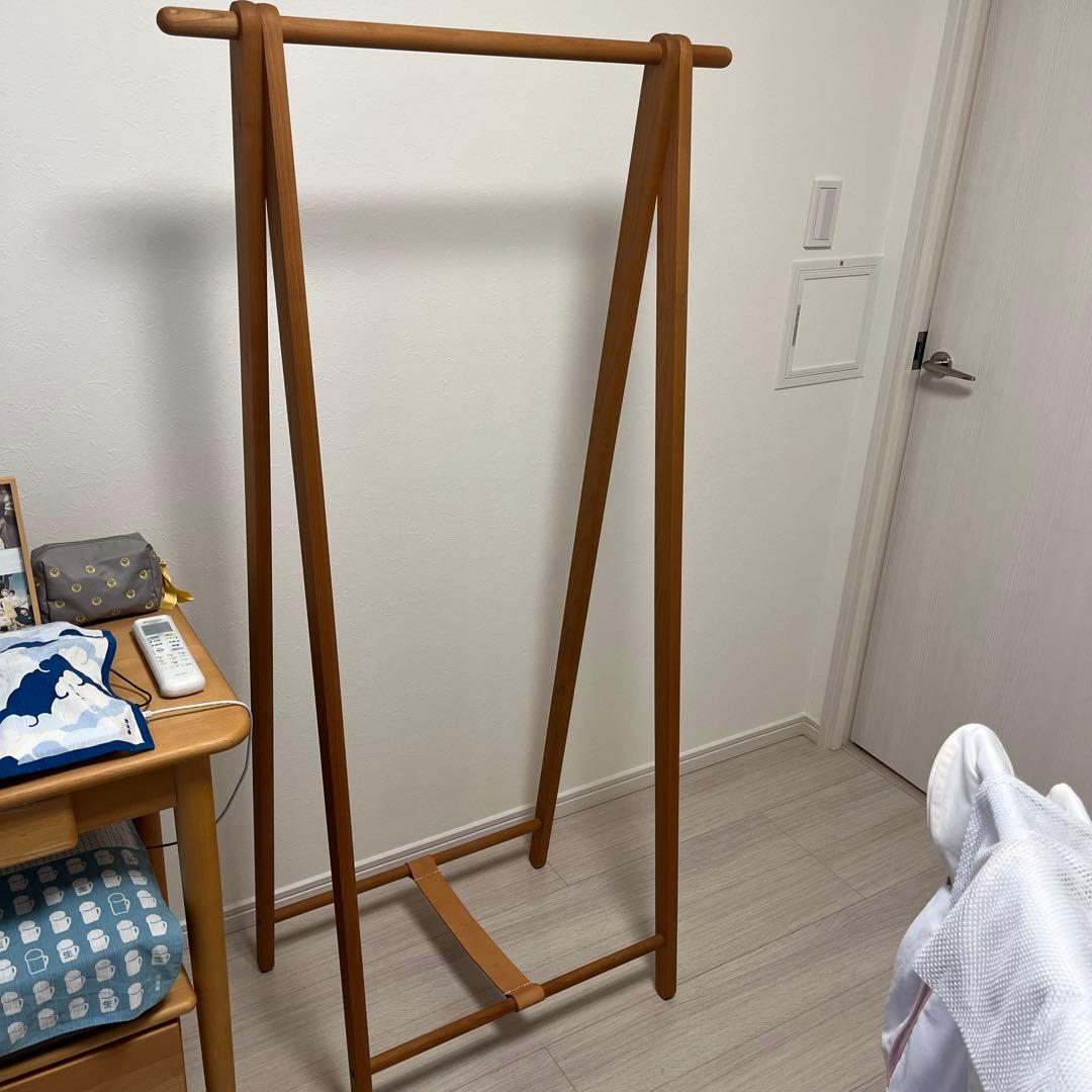 KAGURA、ハンガーラック、大変綺麗です。週末対応、本日のみ下記価格