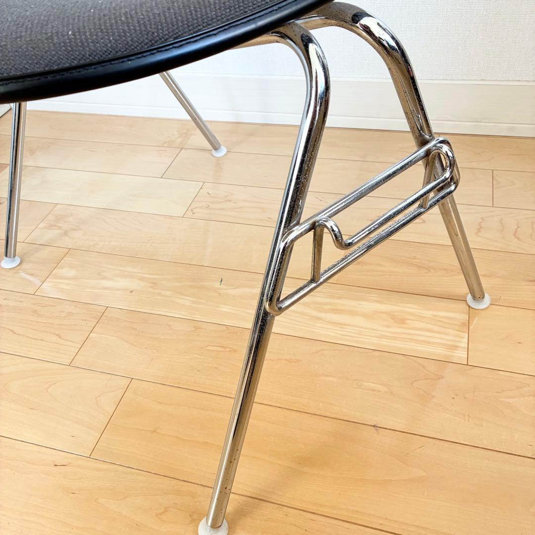 Herman Miller サイドシェルスタッキングチェア テーブル付き