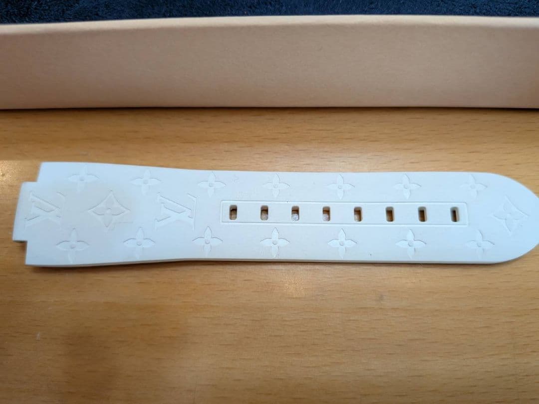 LOUIS VUITTON タンブールホワイト ラバーベルトL