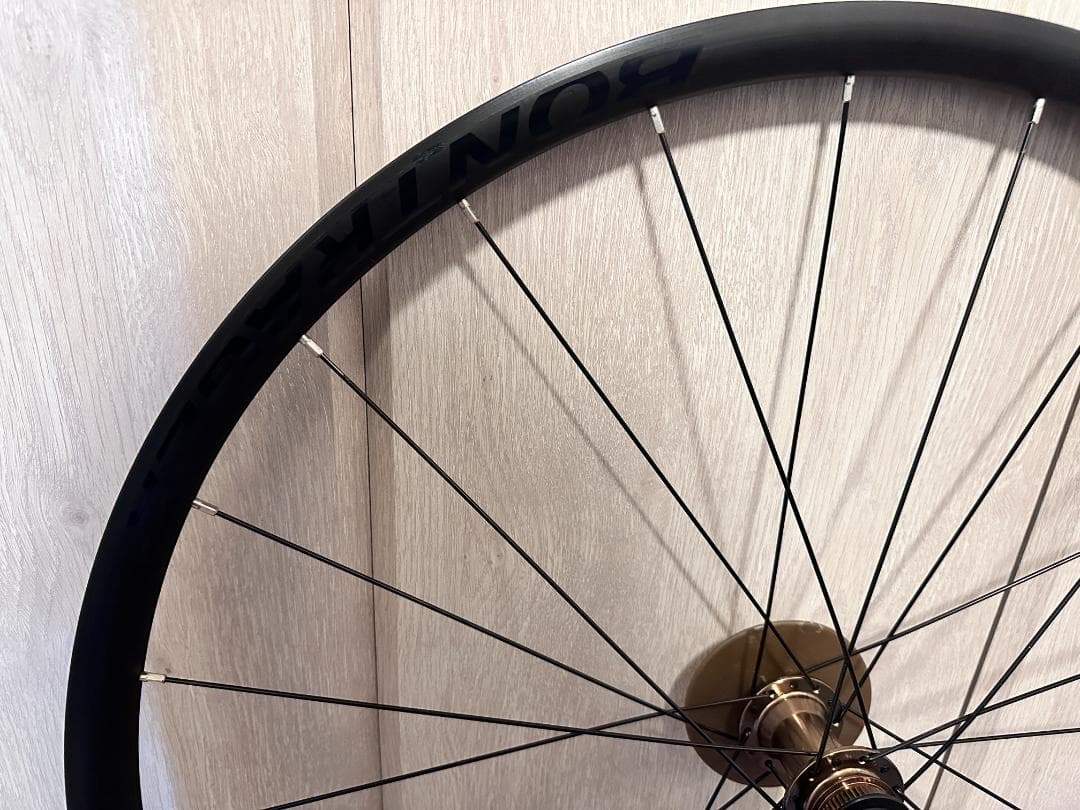 BONTRAGER Paradigm SL ホイールタイヤセット