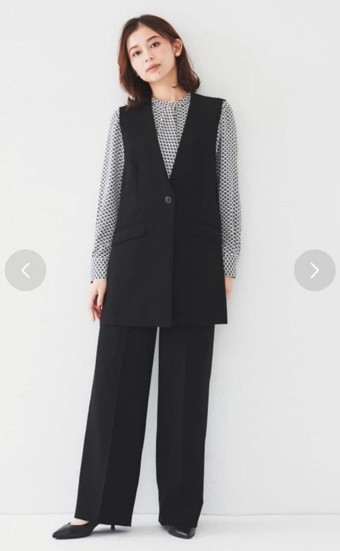 試着のみ✨アンタイトル25SS季完売品✨スクエア柄 ラッフルブラウス