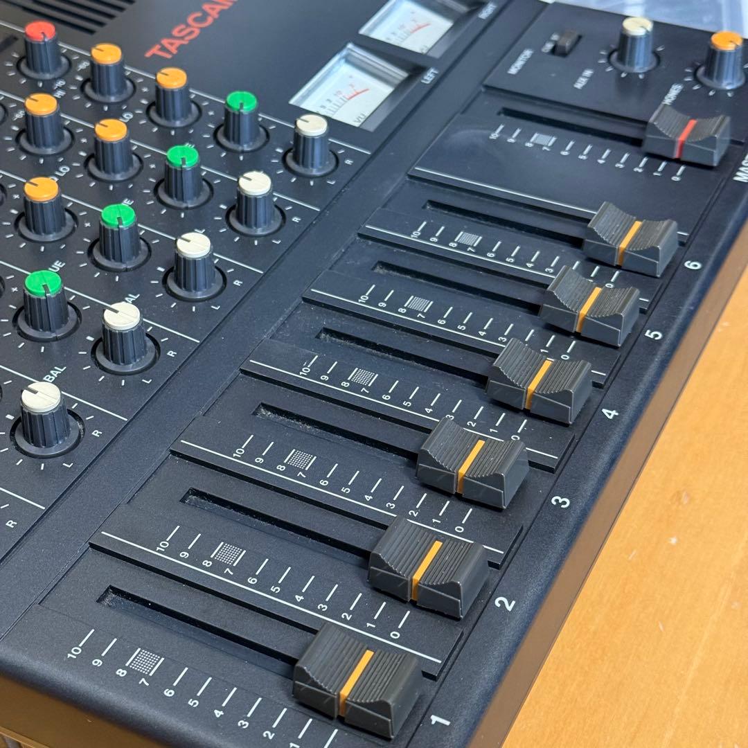TASCAM M-06ST アナログミキサー