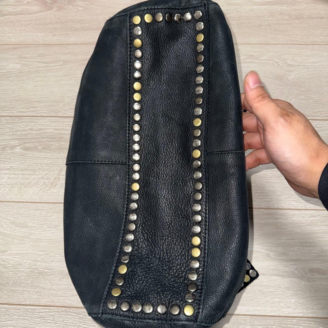 TRES スタッズレザーハンドバッグ　レディース　ブラック