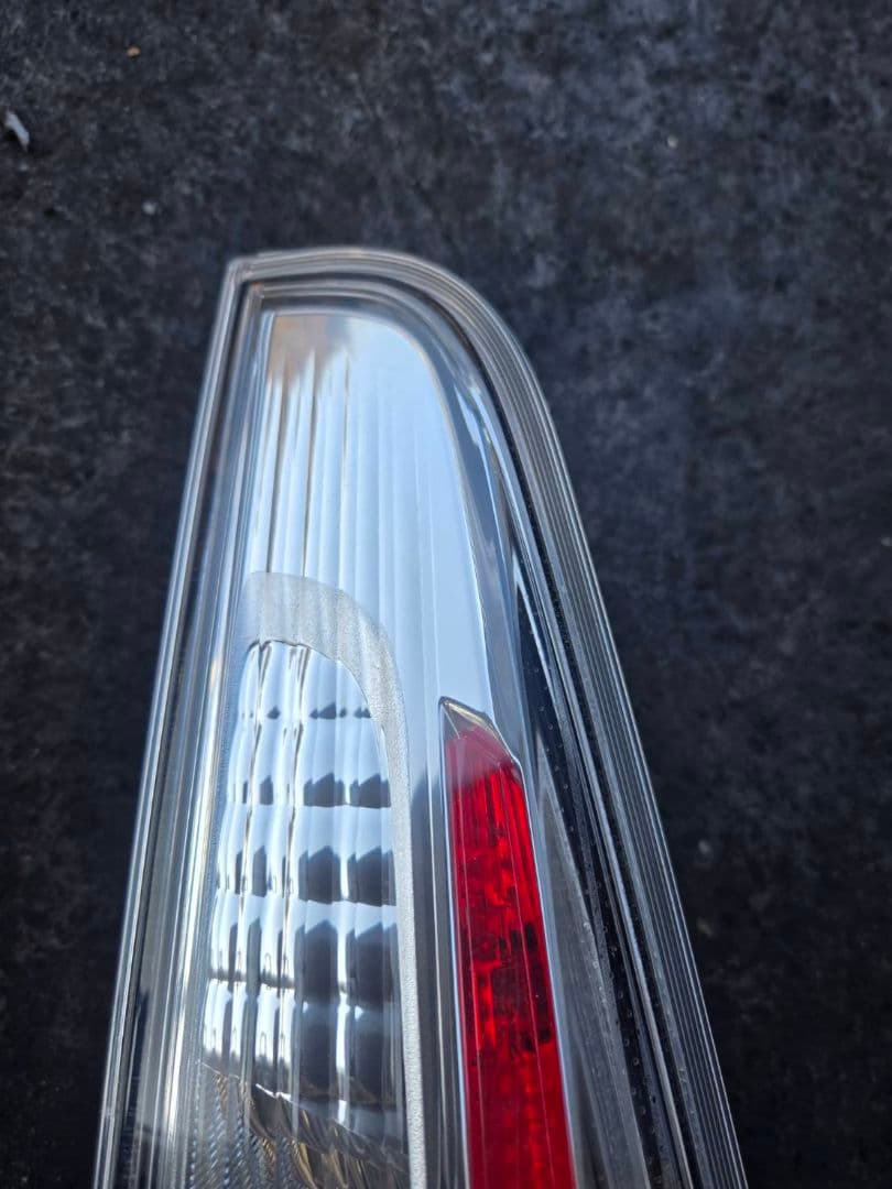 B21W 　日産　デイズ テールランプ