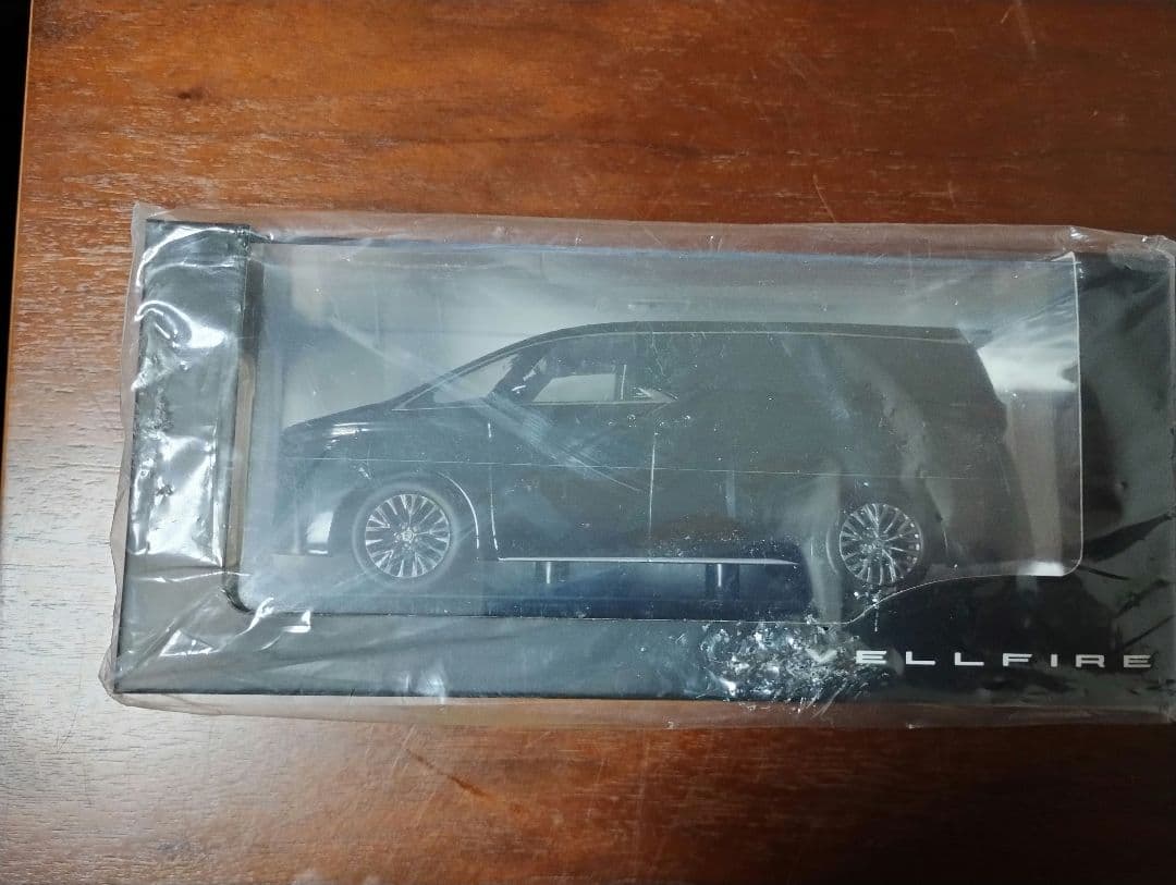 VELLFIRE ミニカー　1/30　ヴェルファイア 40 ダイキャスト
