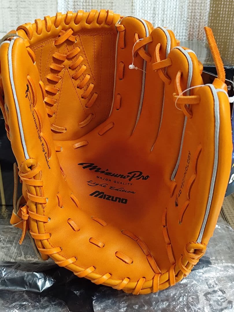 【新品レア物】【早いもの勝ち】投手用Mizuno Pro オレンジレザーグローブ