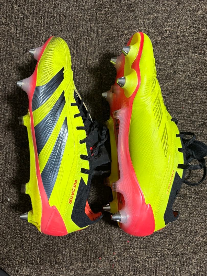 adidas Predator サッカーシューズ