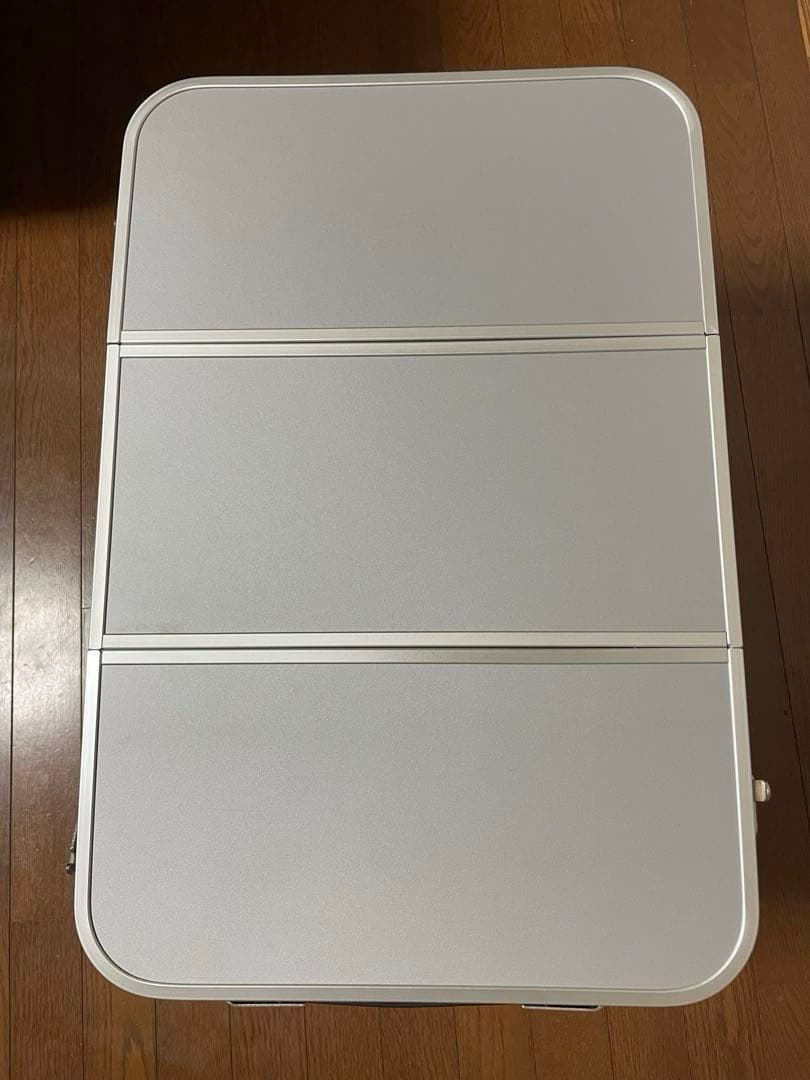 Coleman 三折テーブルCompact Tri-Folding Table