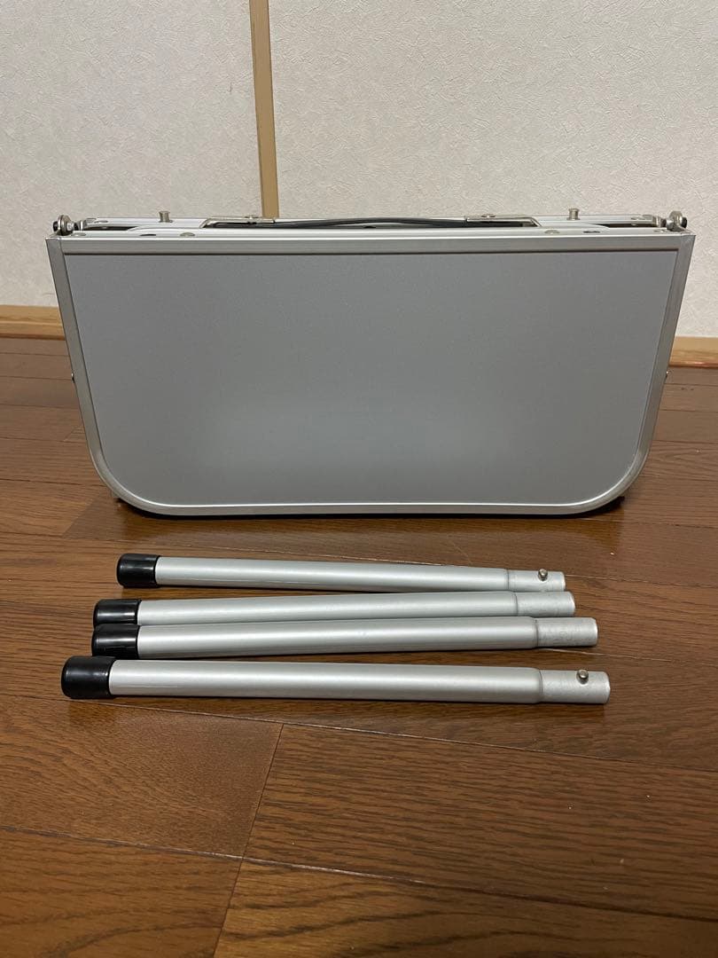 Coleman 三折テーブルCompact Tri-Folding Table