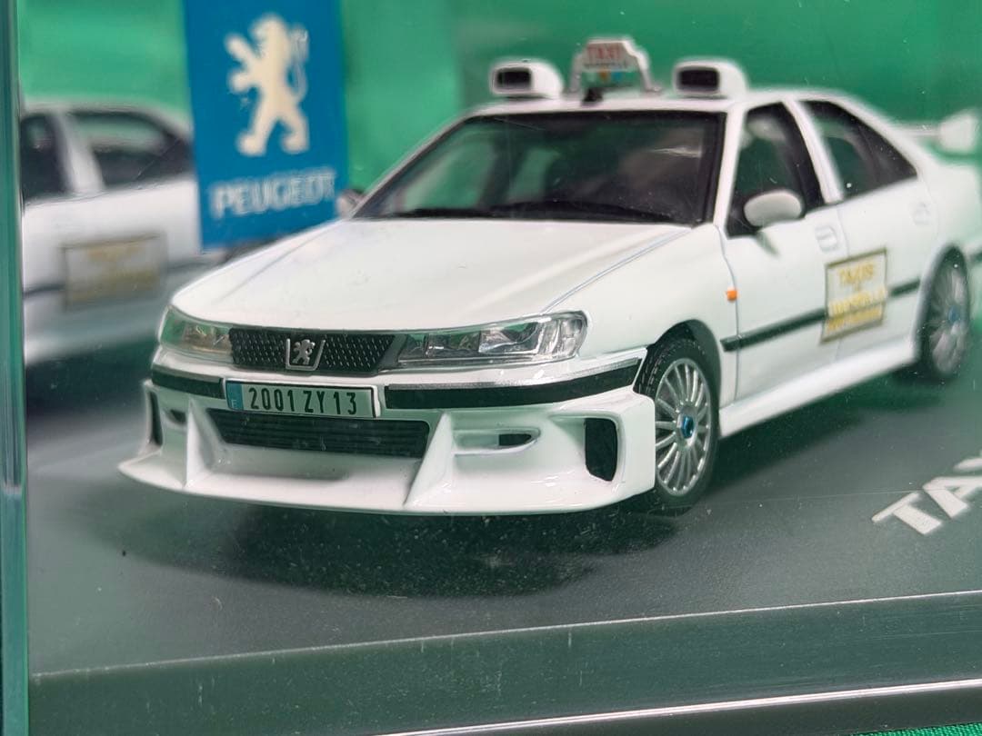 Peugeot TAXI ミニカー ホワイト