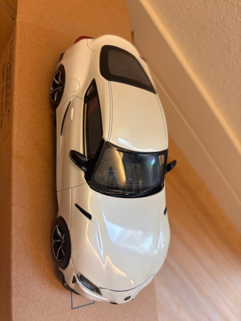 GR Supra ミニカー　新品未使用D01 ホワイトメタリック　1/30色見本