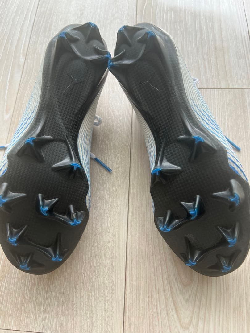 お値下げ１回履き美品ウルトラ 5 カーボン Puma スパイク22.5