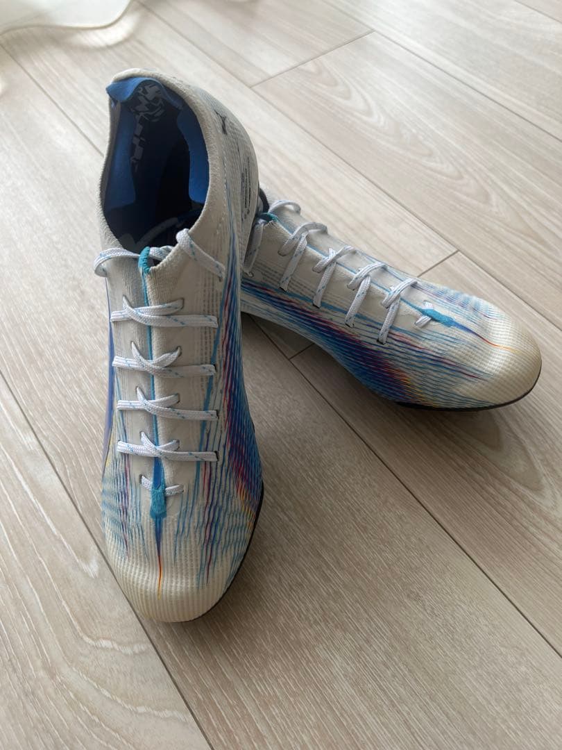 お値下げ１回履き美品ウルトラ 5 カーボン Puma スパイク22.5